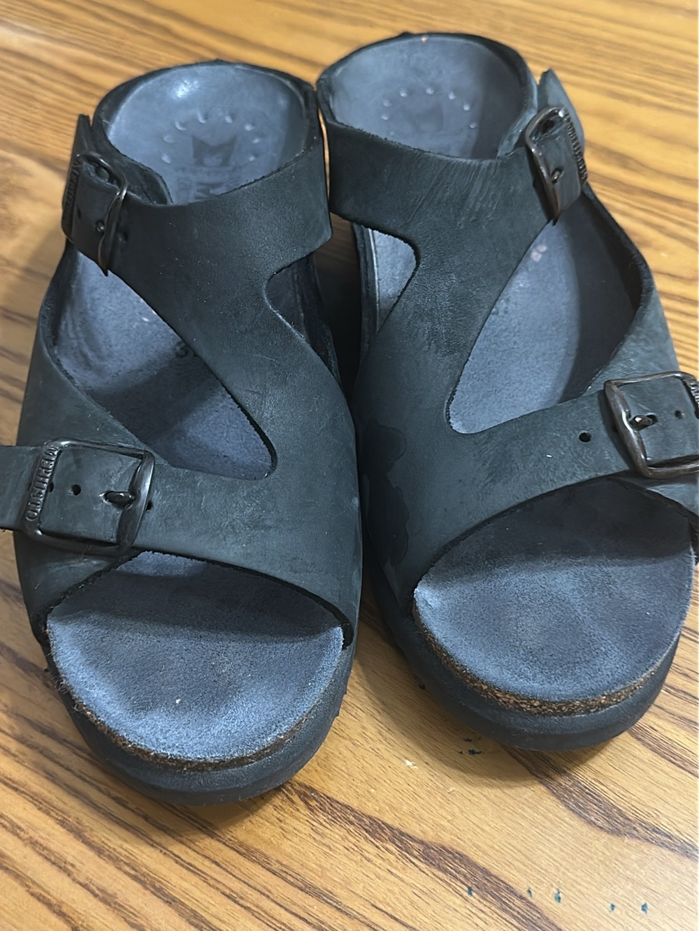 Mephisto Black Adjustable Buckle Sandal. (Shoe21)